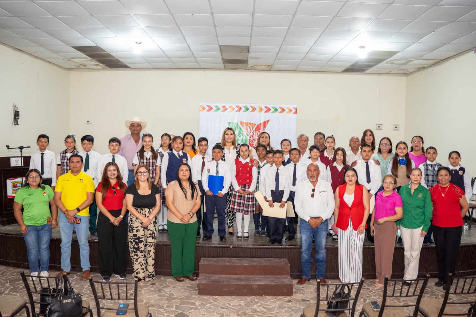 Yesica Sifuentes impulsa la participaci&oacute;n ciudadana con el Cabildo Infantil en Casta&ntilde;os