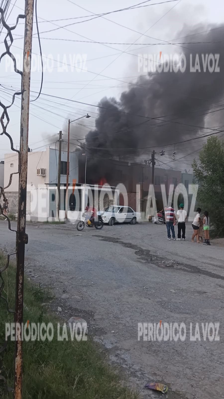 Incendio en Colinas de Santiago causa p&aacute;nico en Monclova