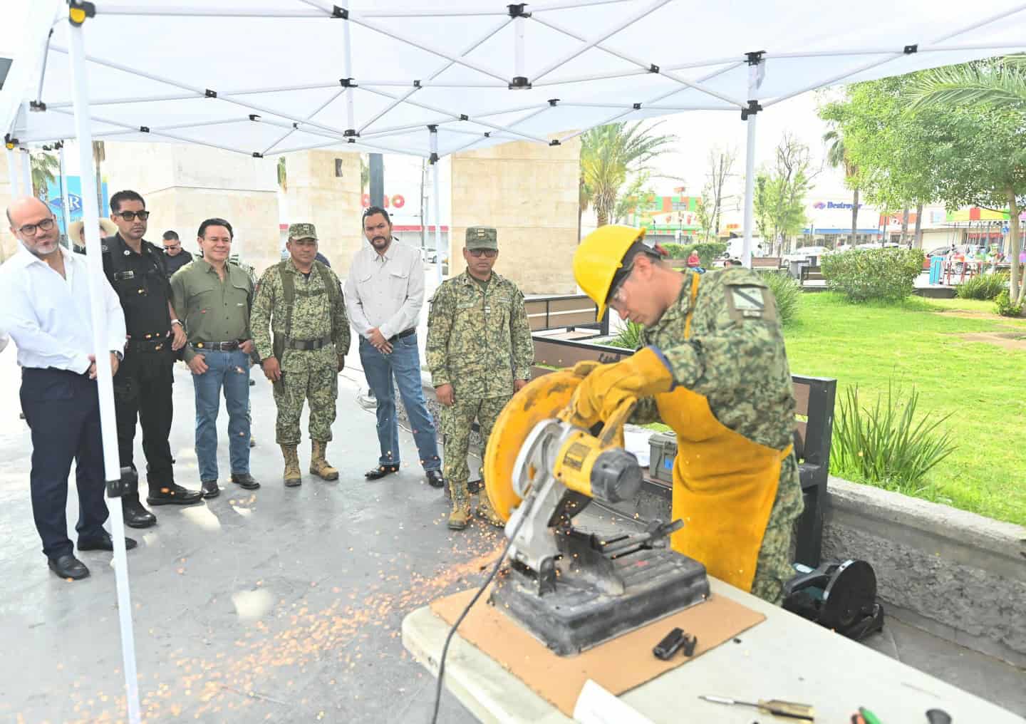 Inicia Carlos Villarreal campa&ntilde;a de canje de armas