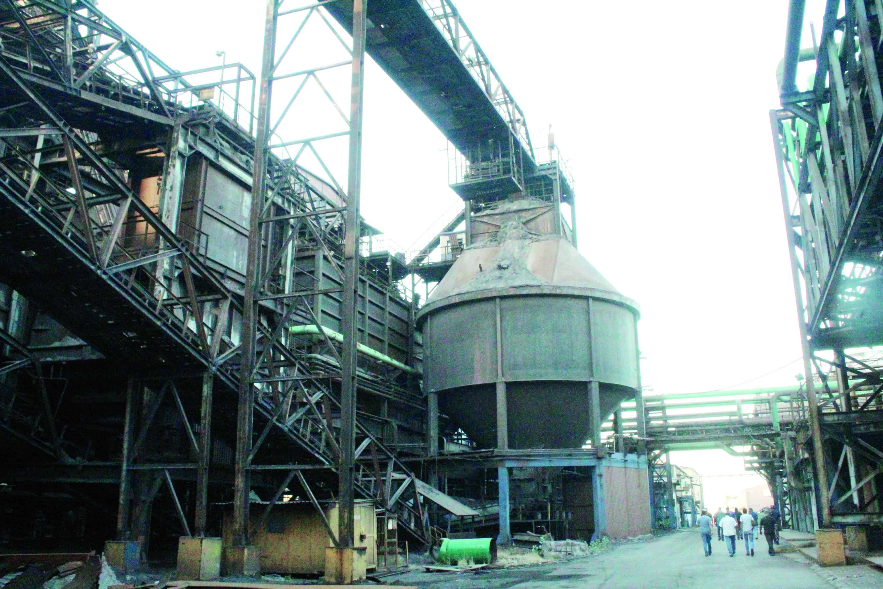 AHMSA enfrenta litigios: Gobierno federal debe intervenir para su venta