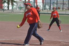 Diablas vencen a Yankees en emocionante partido de softbol en Monclova