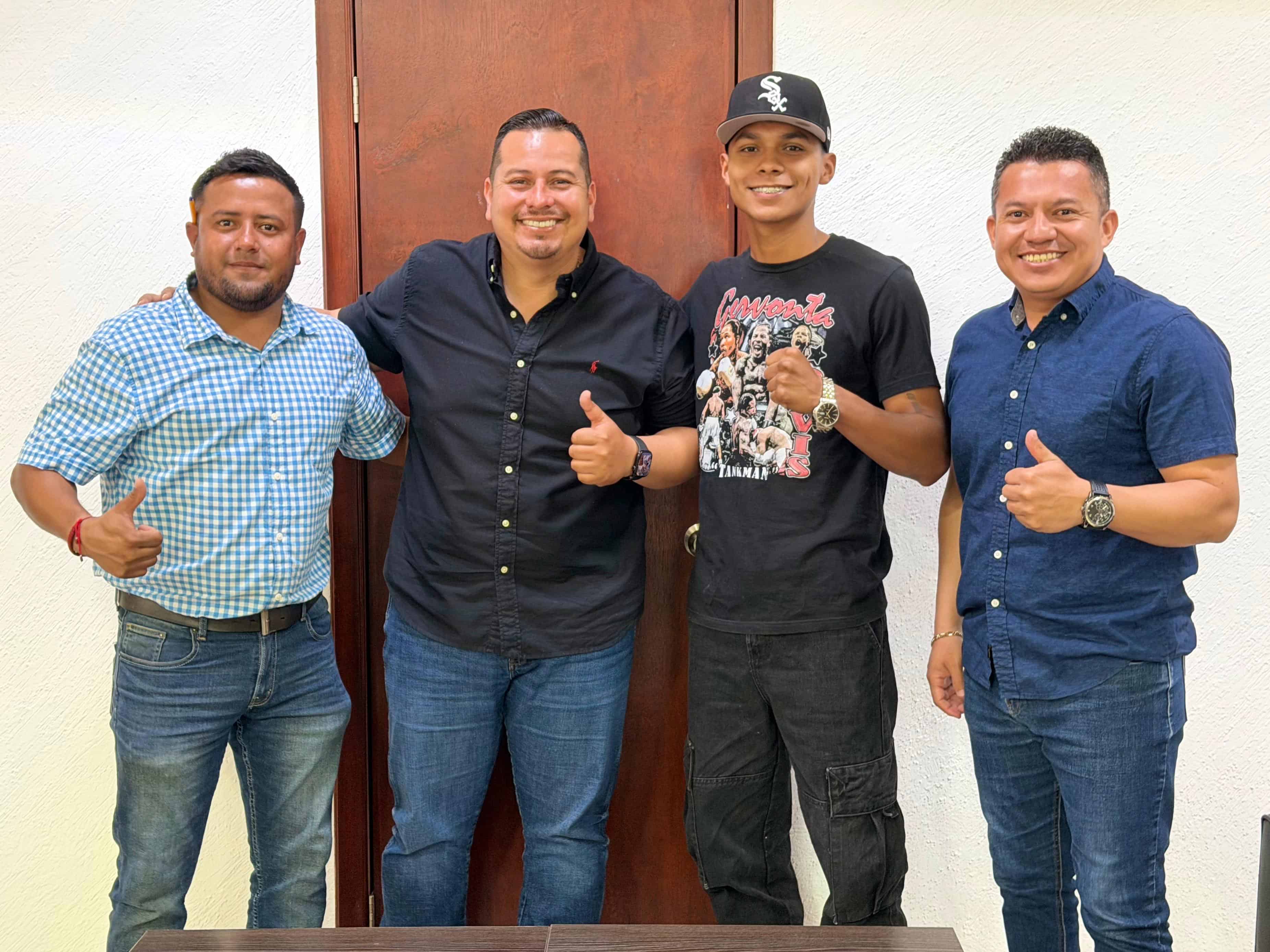 Gilbert Campos debuta como boxeador profesional en San Buenaventura