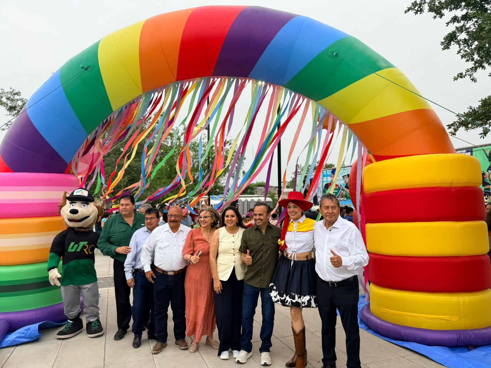 Ayuntamiento y DIF de San Juan de Sabinas realizan gran celebraci&oacute;n del D&iacute;a del Ni&ntilde;o