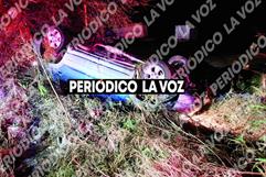 Accidente vial en Castaños: joven conductora vuela su camioneta