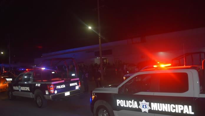 Tres detenidos RIÑA EN ANTRO