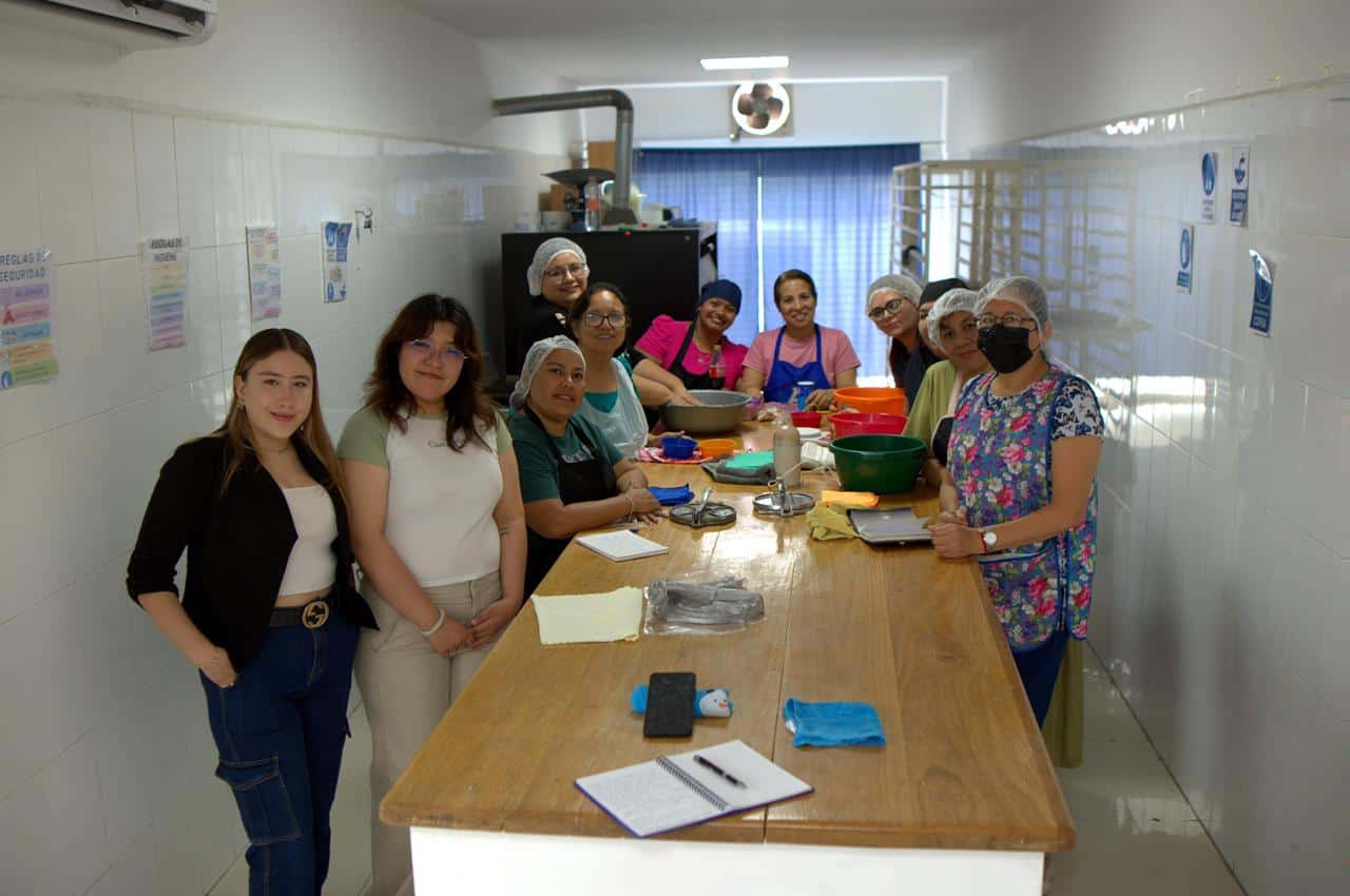 Fortalece DIF a las mujeres