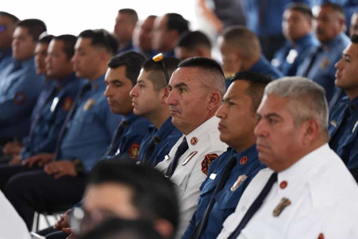 Entrega Javier D&iacute;az equipamiento a cuerpos de rescate