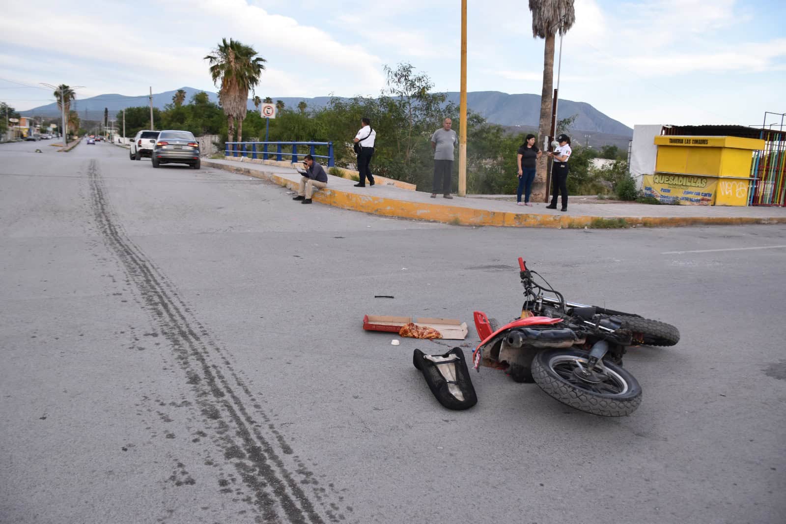 Choque en avenida Obrero Unido deja biker herido en Coahuila