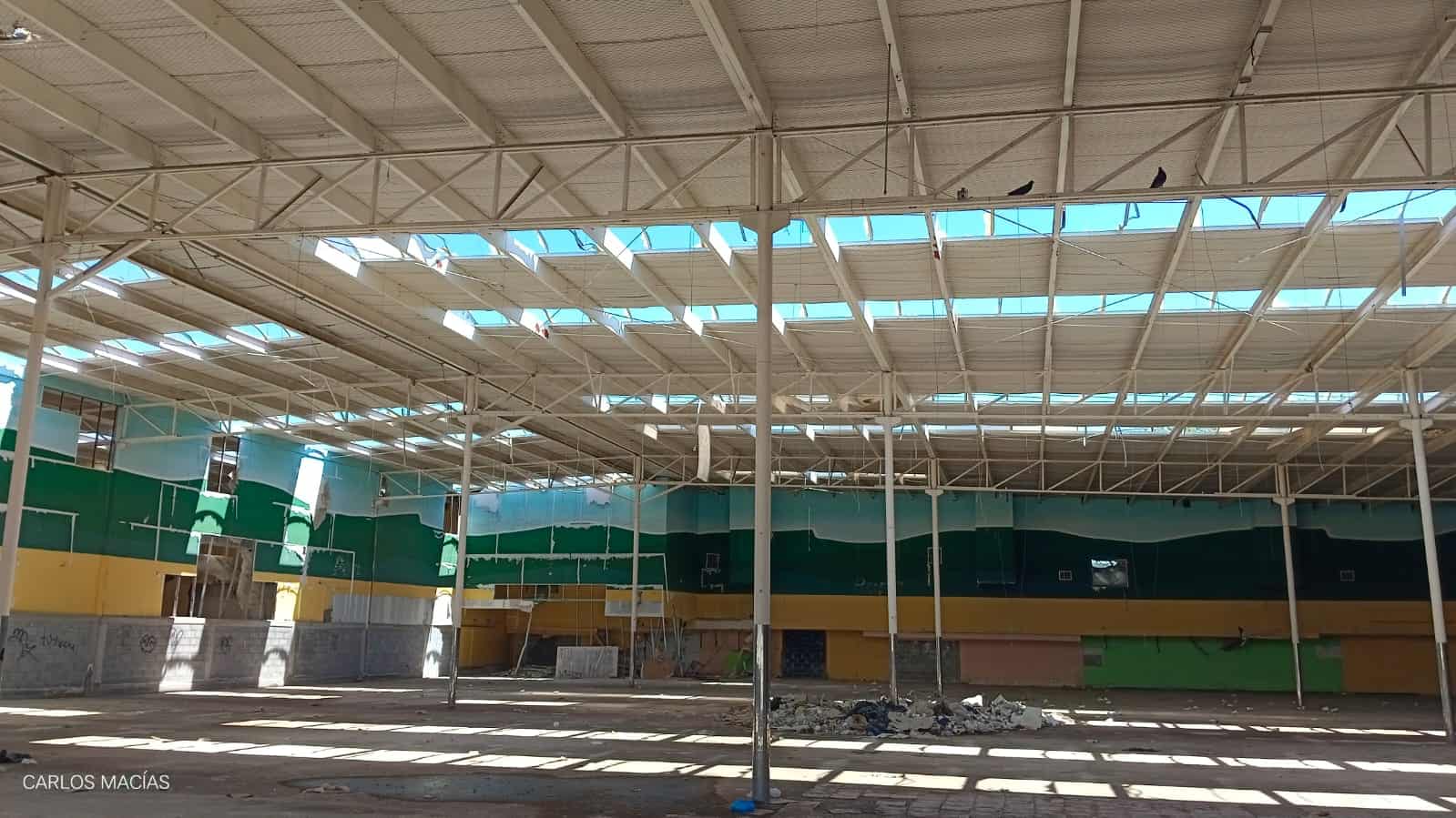 El antiguo centro comercial Merco en Sabinas se encuentra en ruinas