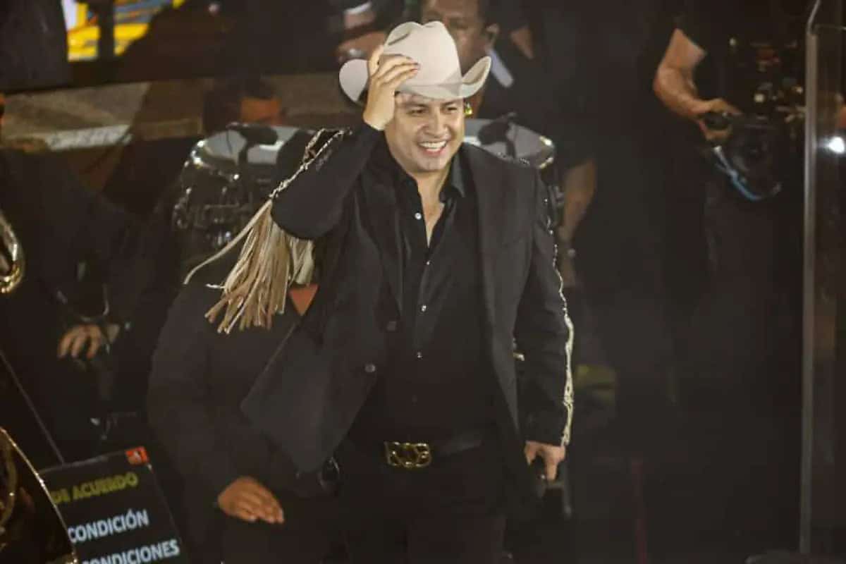 Juli&oacute;n &Aacute;lvarez arrasa en Metepec y Tepatitl&aacute;n con llenos totales