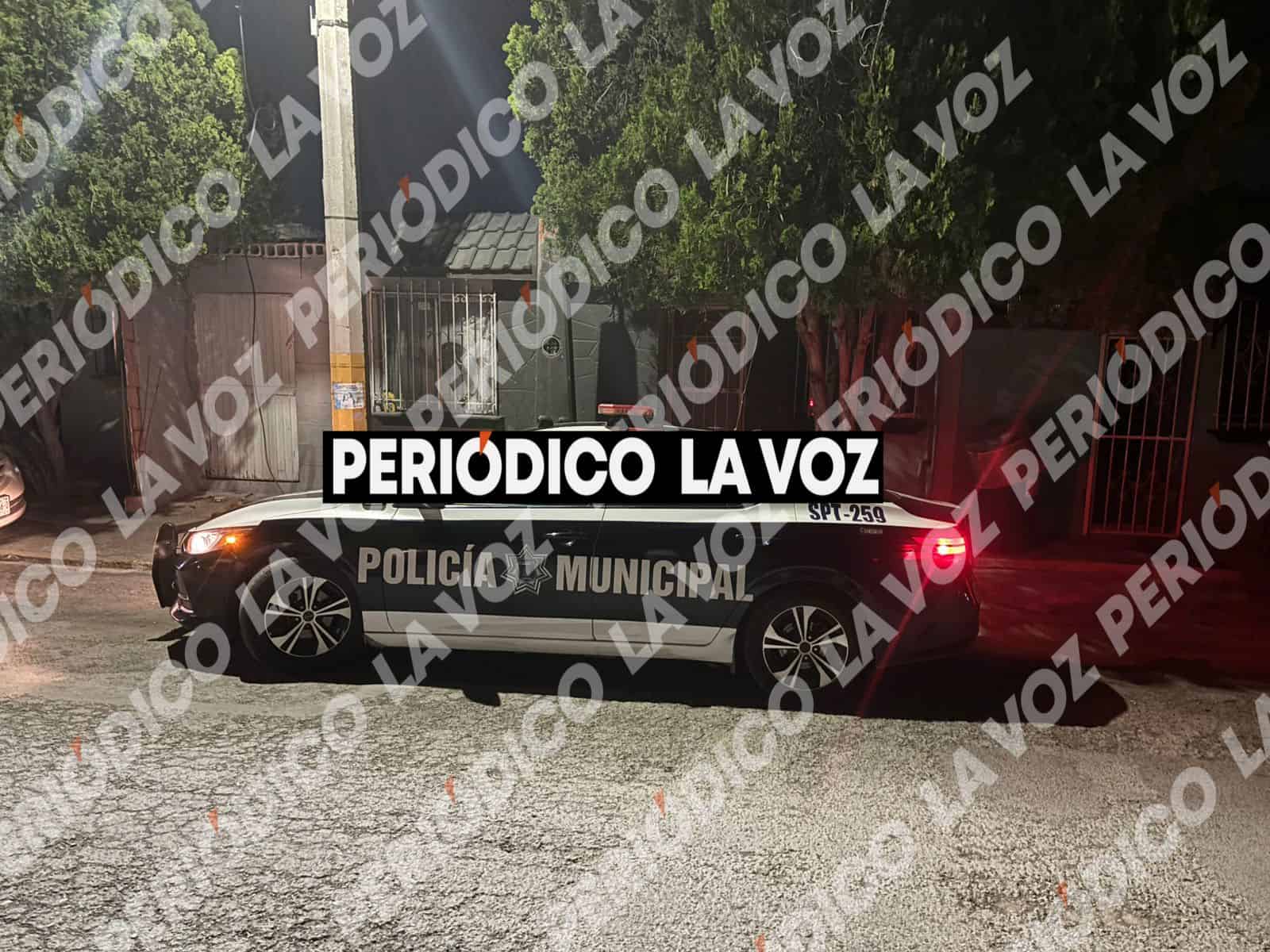 Se la &acute;parten&acute; entre tres