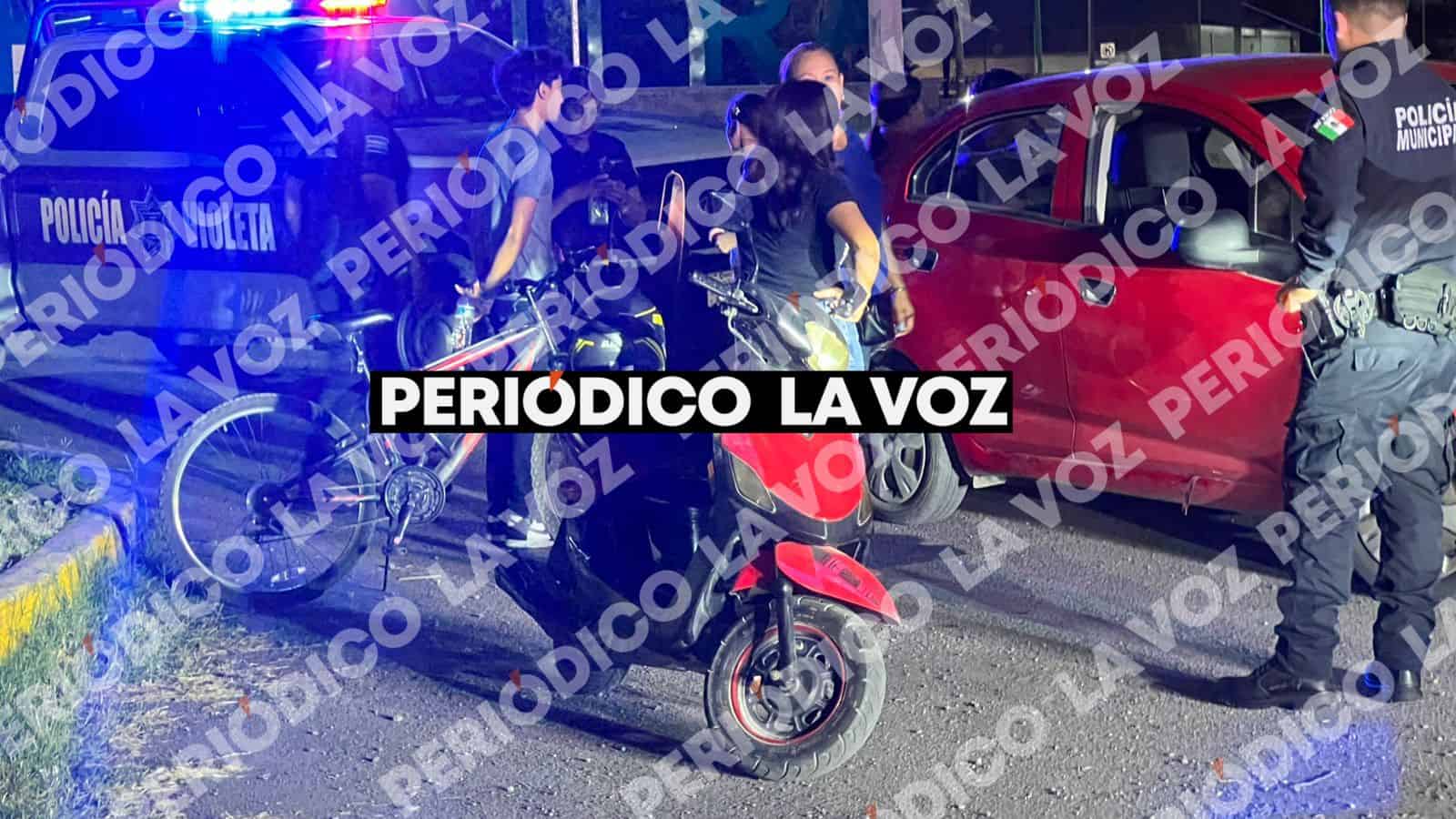 Adolescente sufre ca&iacute;da de motoneta en Frontera: golpes leves