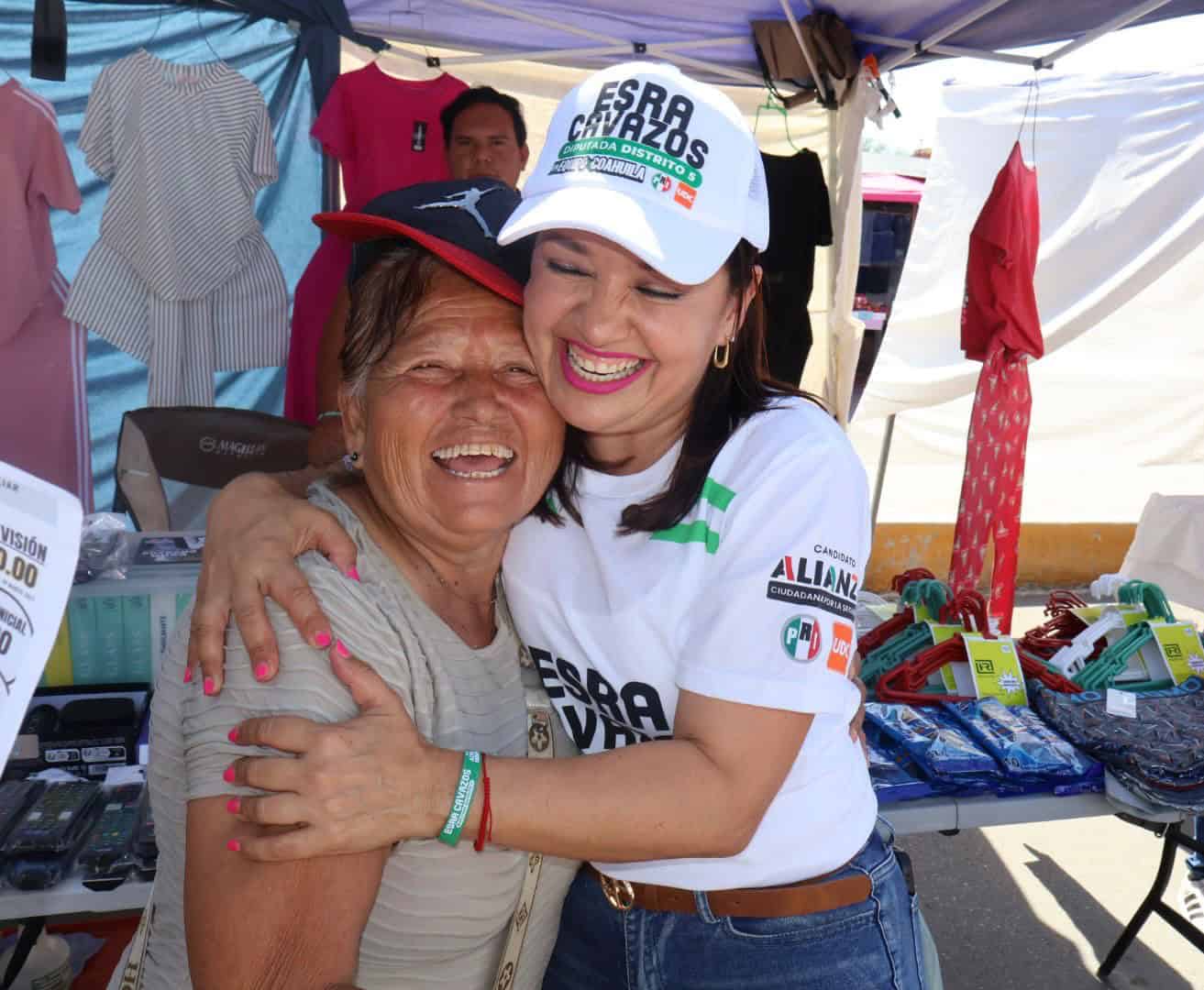 Esra Cavazos y Glenda Su&aacute;rez promueven cercan&iacute;a ciudadana en Monclova