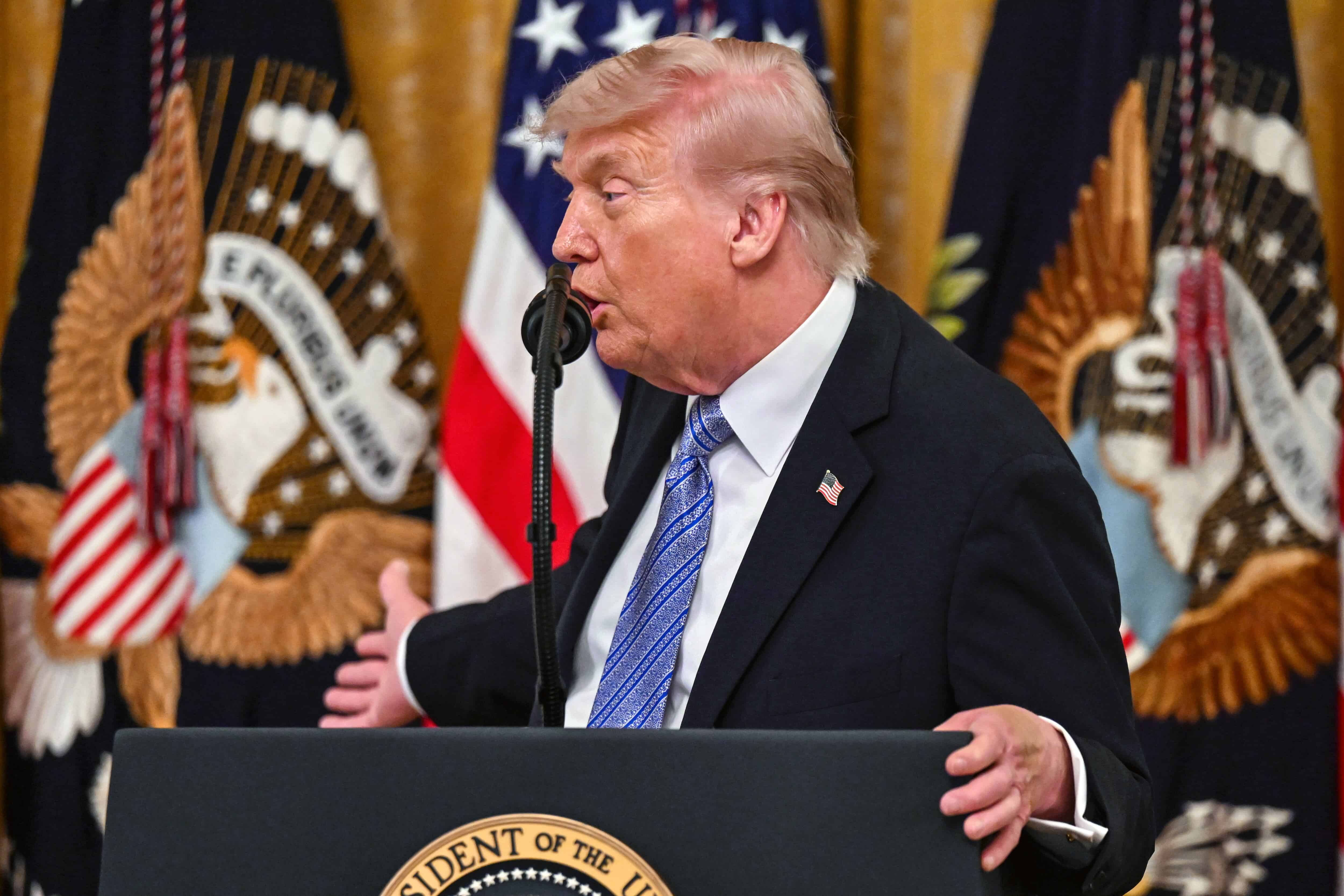 Escala tensi&oacute;n en Ormuz: Ir&aacute;n realiza disparos de advertencia y Trump lanza dura amenaza