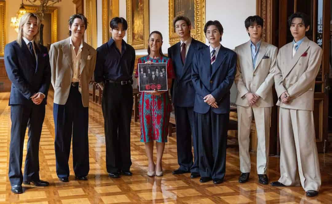 BTS sorprende a miles en el Z&oacute;calo con Claudia Sheinbaum