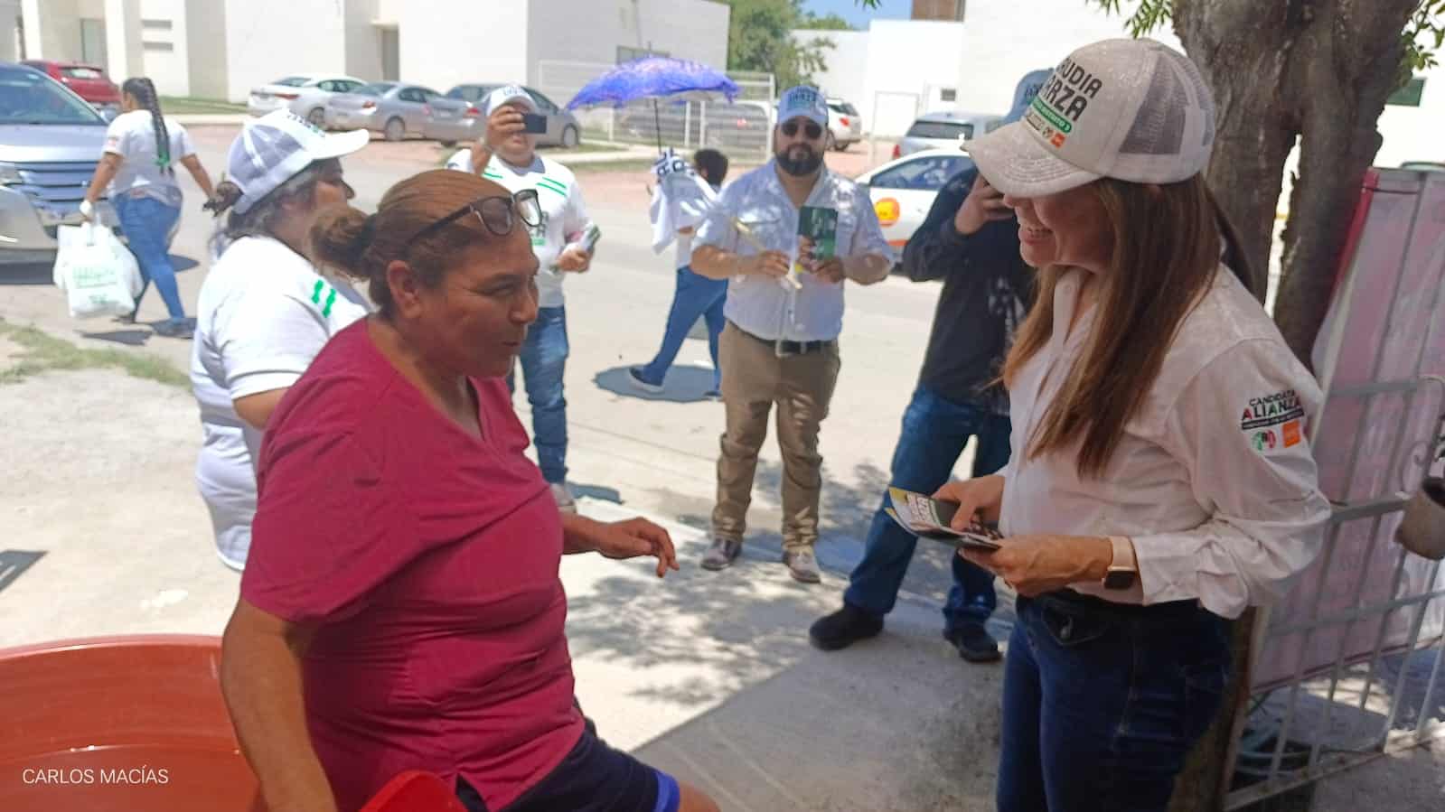 Claudia Garza Iribarren presenta propuestas en Sabinas: Seguridad y empleo