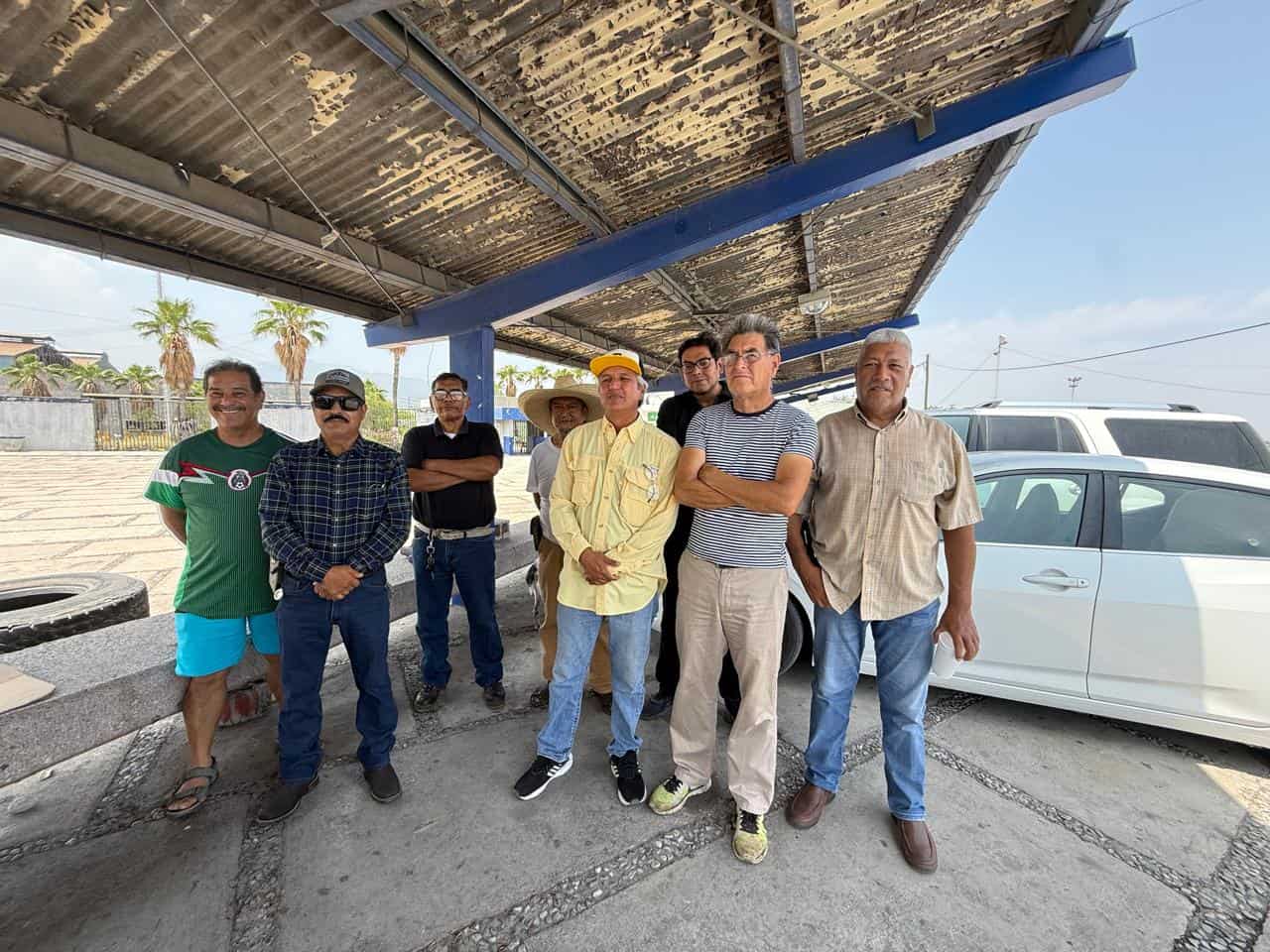 Ex obreros de AHMSA advierten cierre de accesos por retrasos