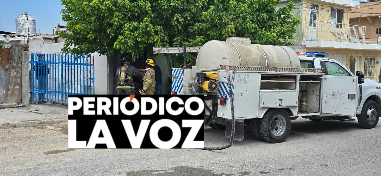 Fuego arrasa con vivienda
