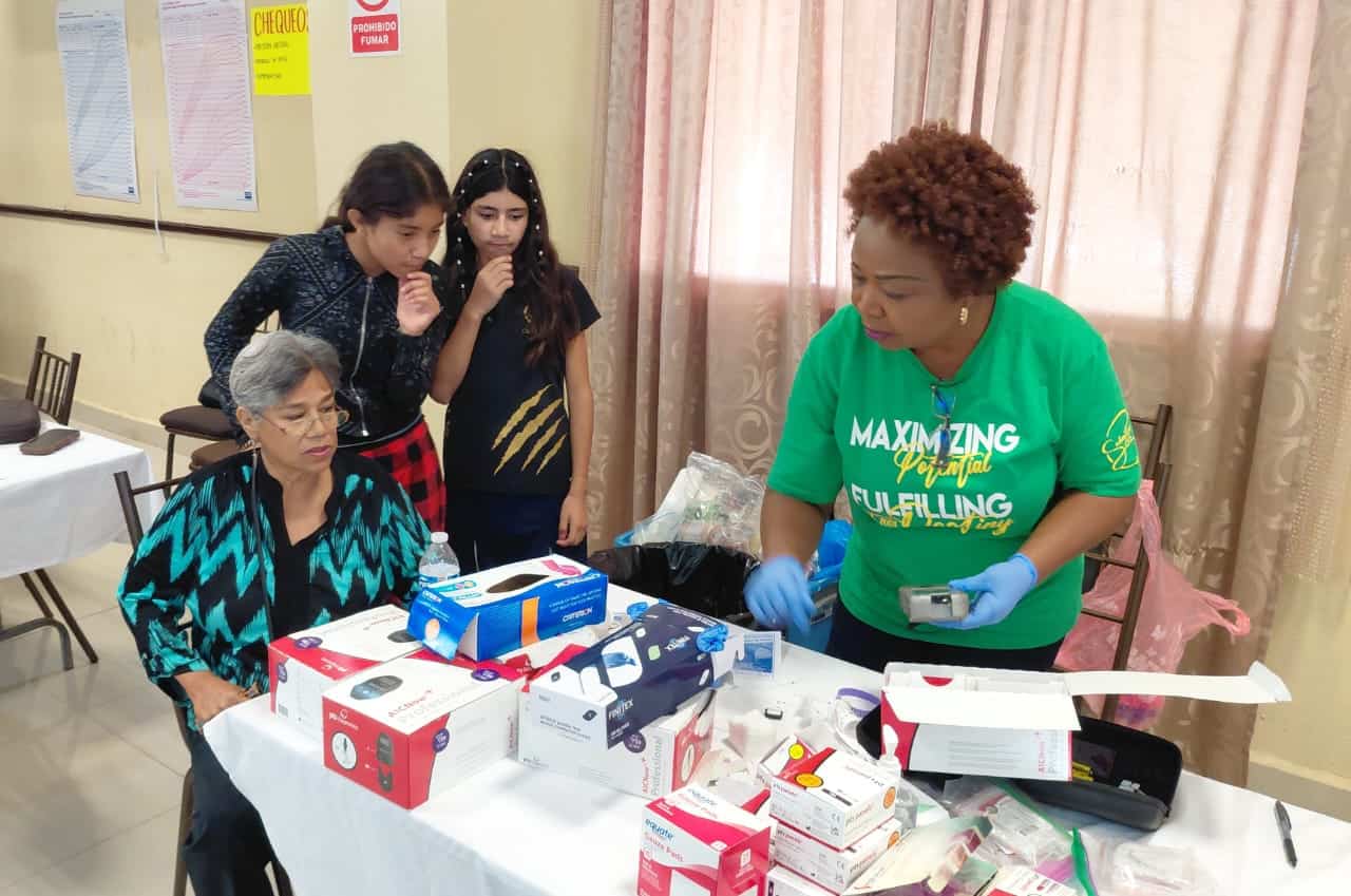 Misioneros de San Antonio realizan brigada m&eacute;dica en Sabinas