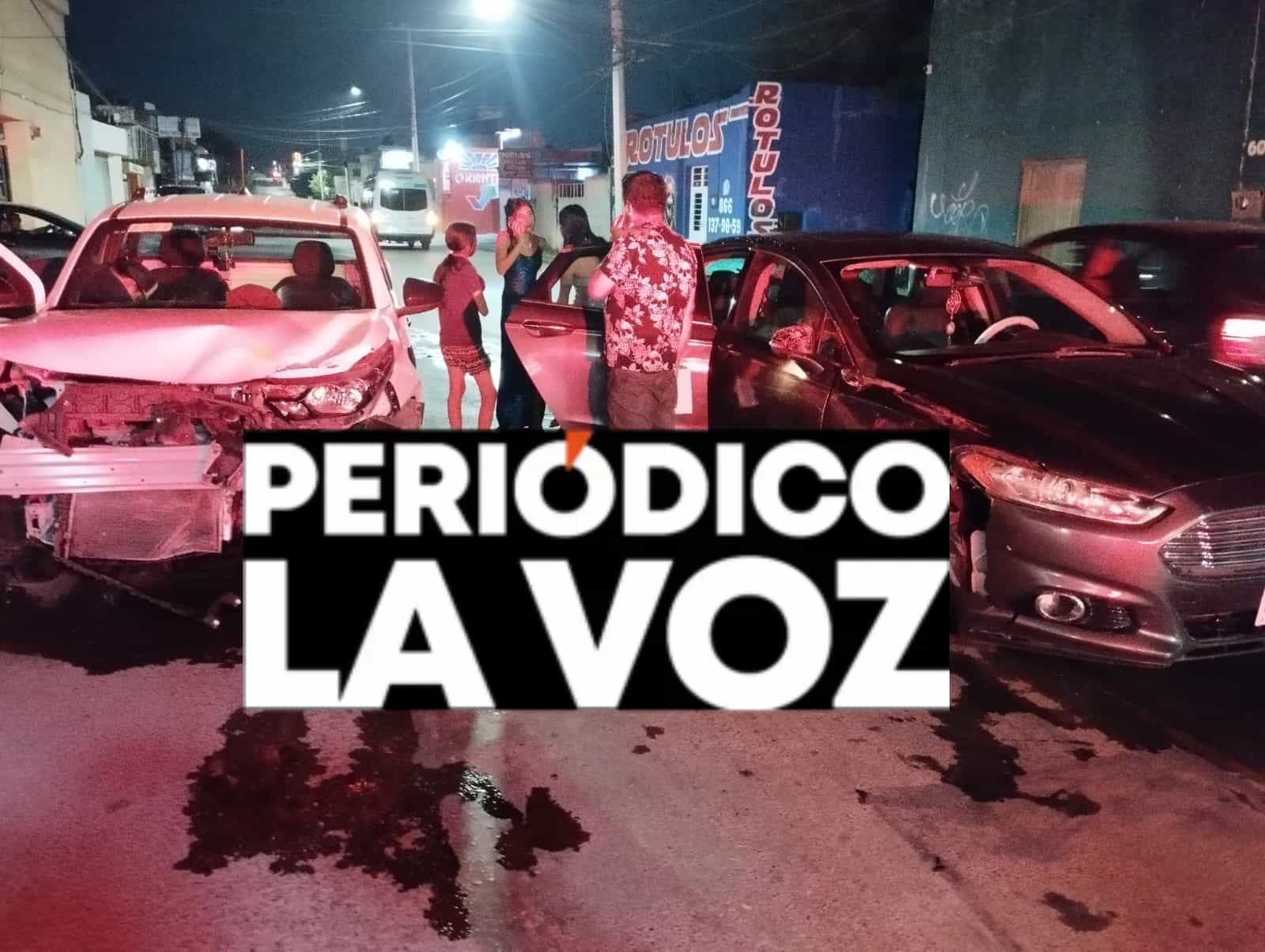 Por no hacer alto, lesiona a mujeres en fuerte accidente en Mina y Constituci&oacute;n