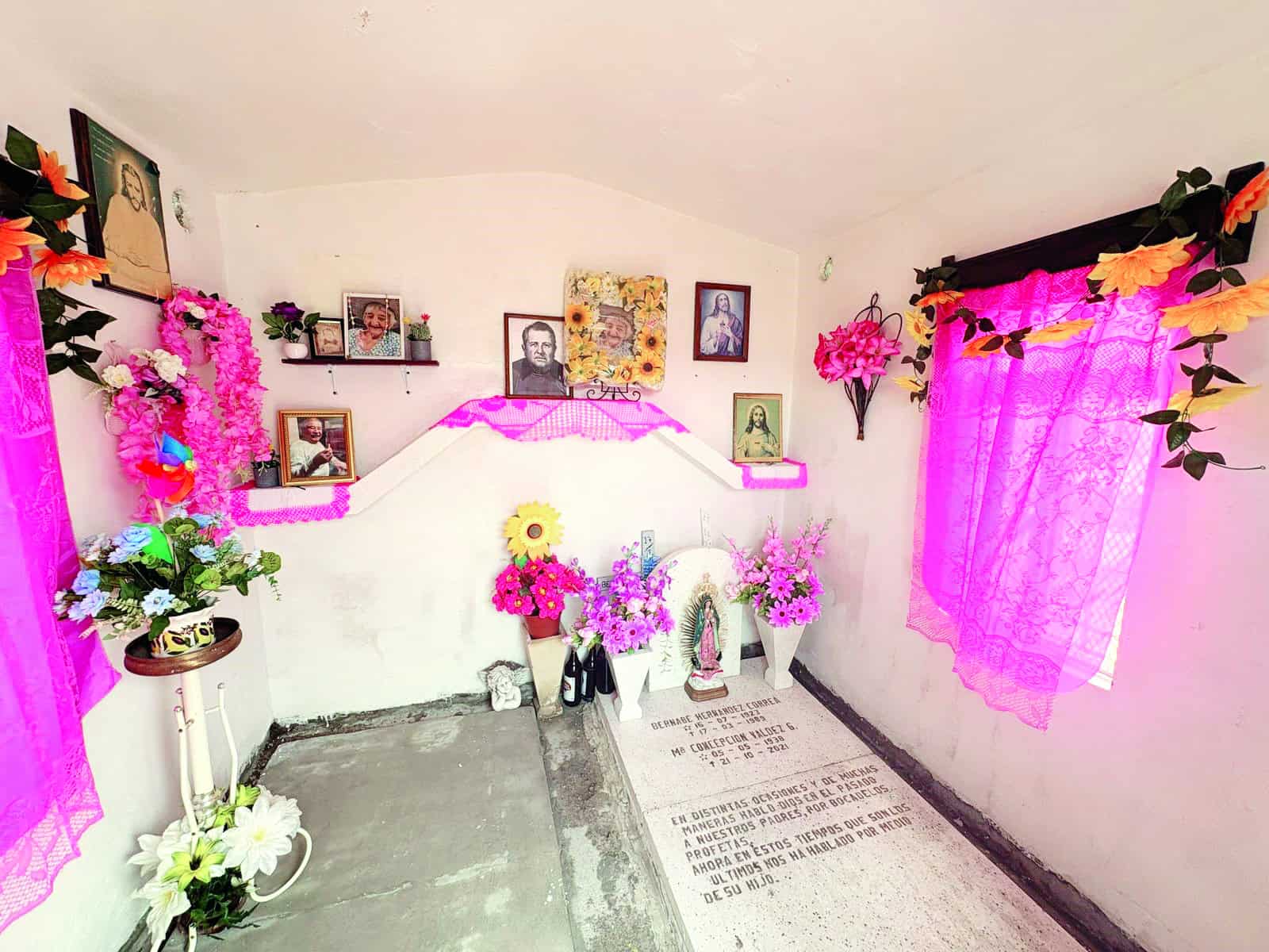 Hermanas de Frontera honran a sus padres en el D&iacute;a de las Madres