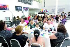Chirey organiza celebración especial para mamás en Monclova