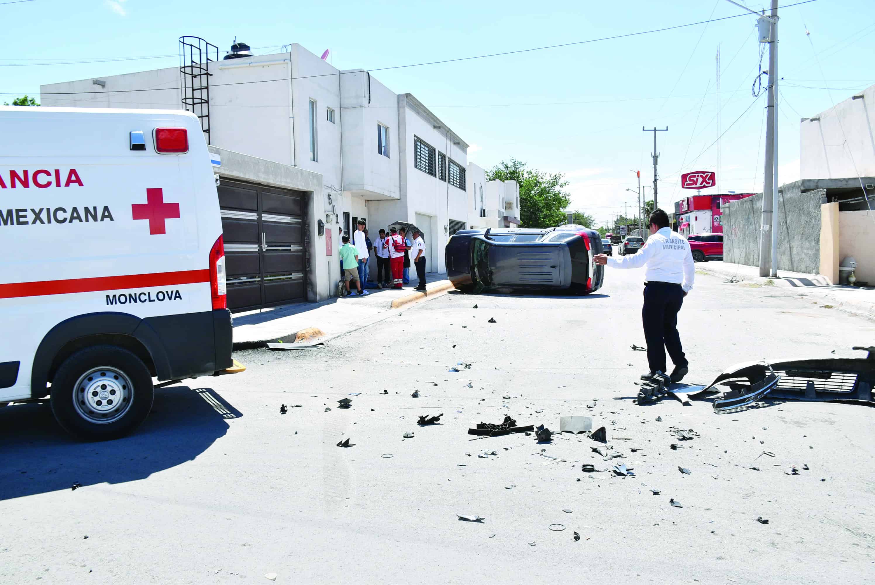 Accidente en Monclova: conductor atrapado tras choque