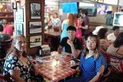 Humberto Villarreal celebra incremento en ventas de restaurantes en Nueva Rosita