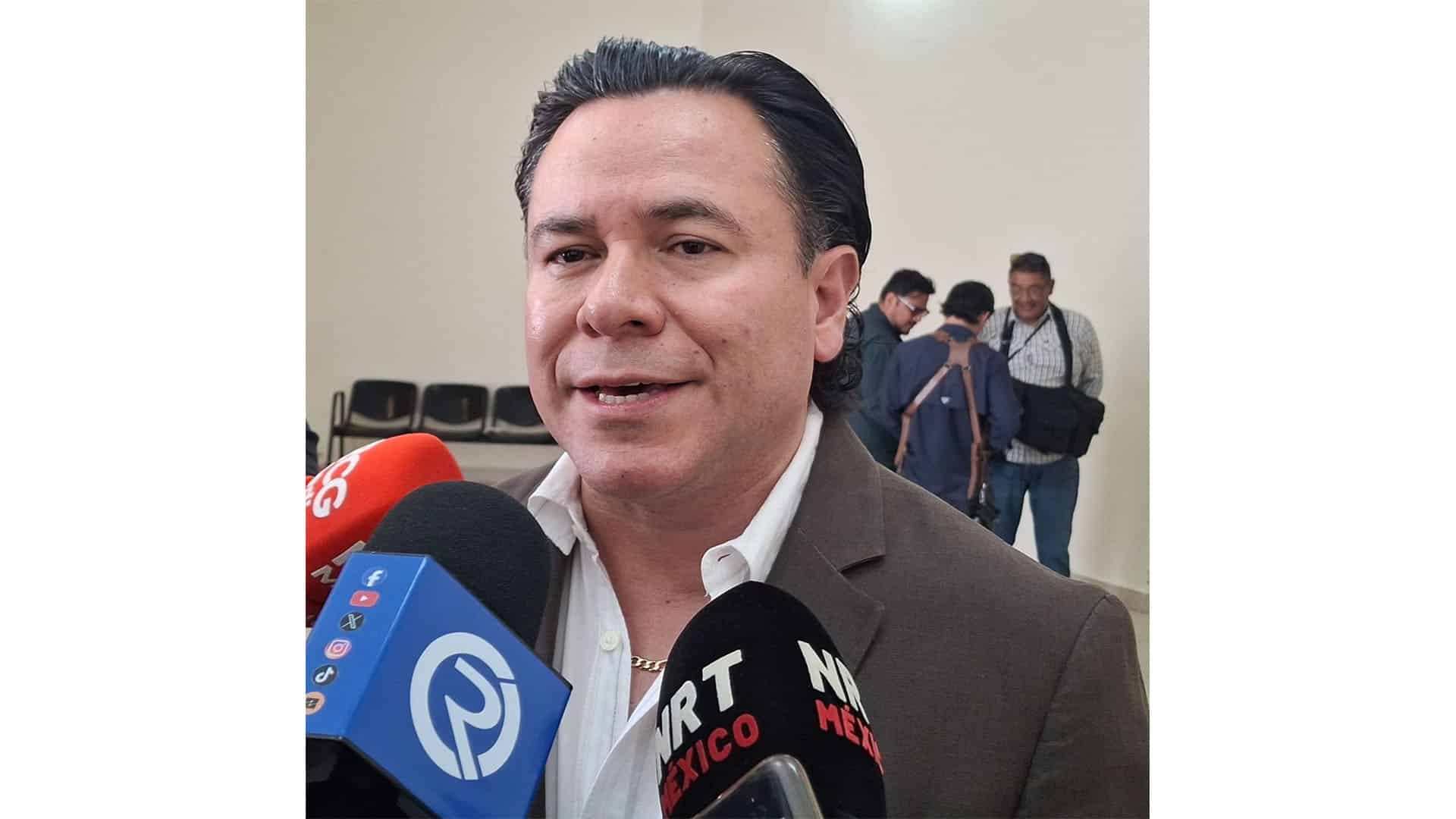 Sergio Sisbeles condena intervenci&oacute;n pol&iacute;tica en conflicto de AHMSA