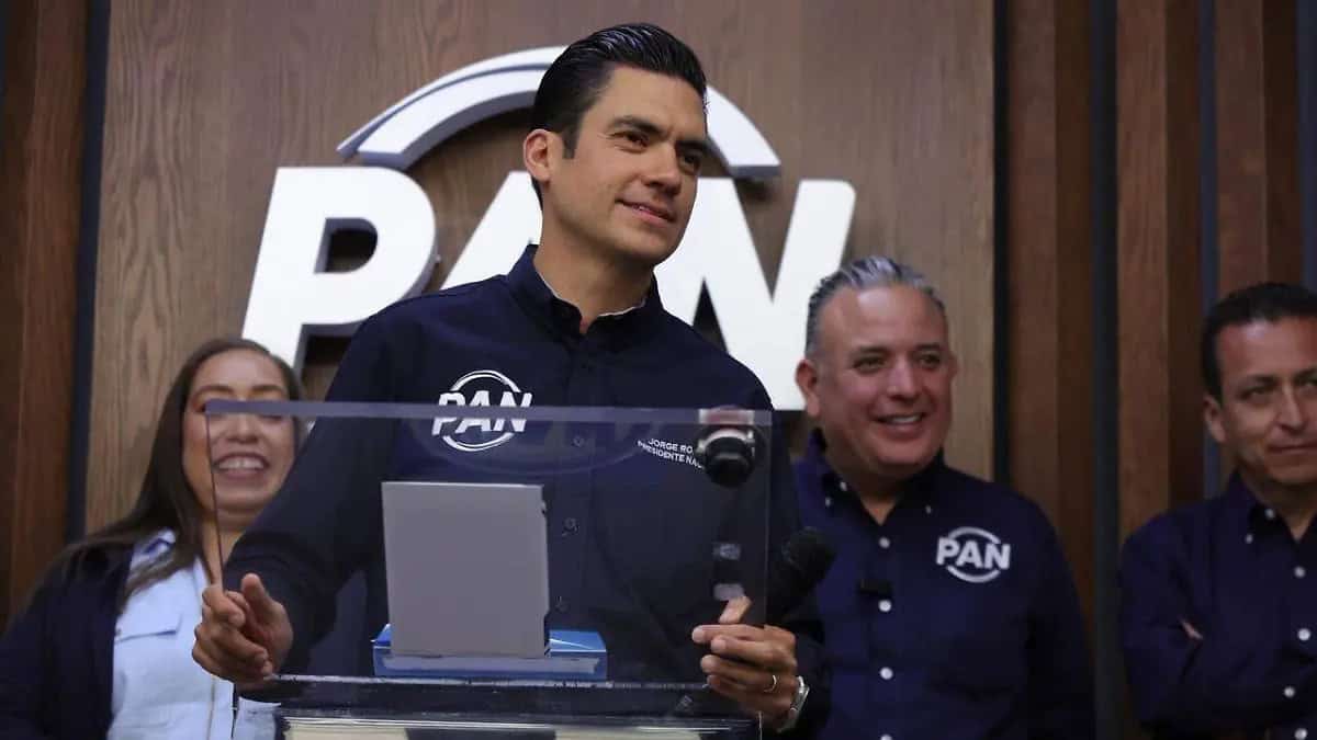 Jorge Romero defiende a Maru Campos ante el Congreso de Chihuahua