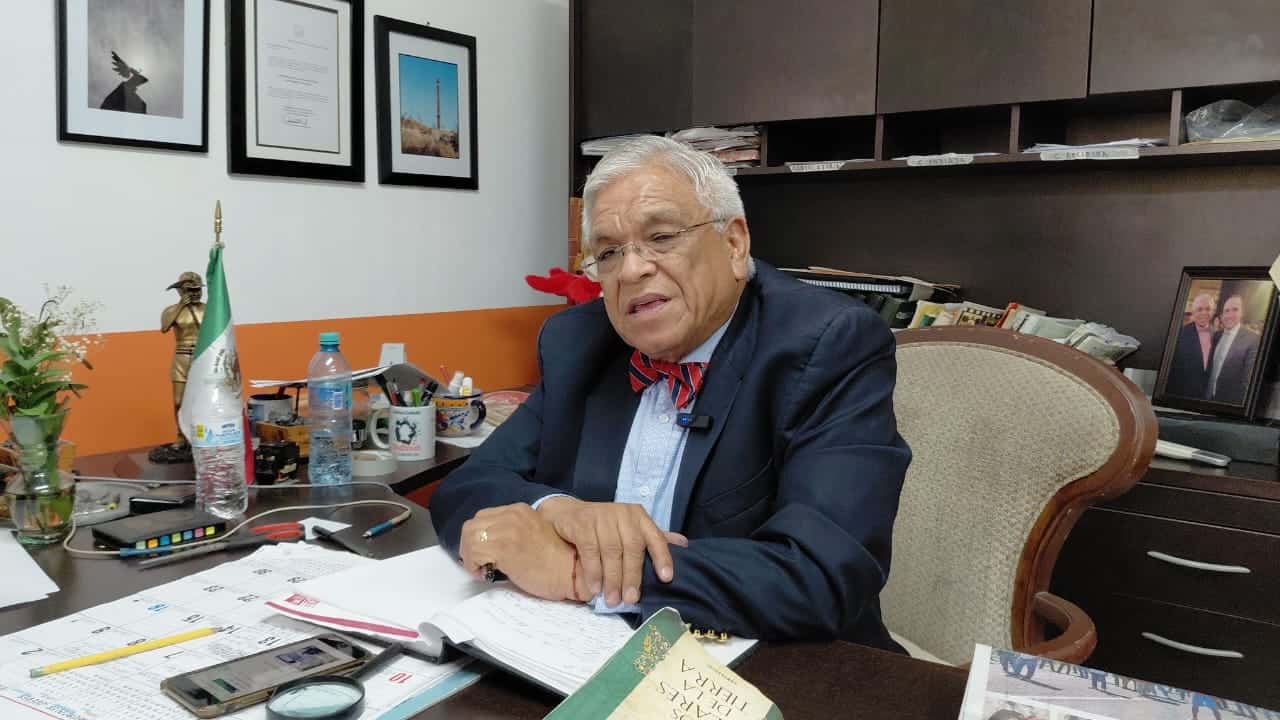 Ramiro Flores Morales destaca la obra de Diana Mart&iacute;nez C&aacute;rdenas en Sabinas