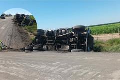 Volcadura de Tráiler con Tierra Movilizó a Cuerpos de Emergencia en la Estatal 23