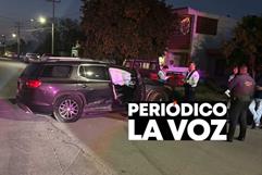 Choca camioneta, escapa y gracias a taxista lo atrapan