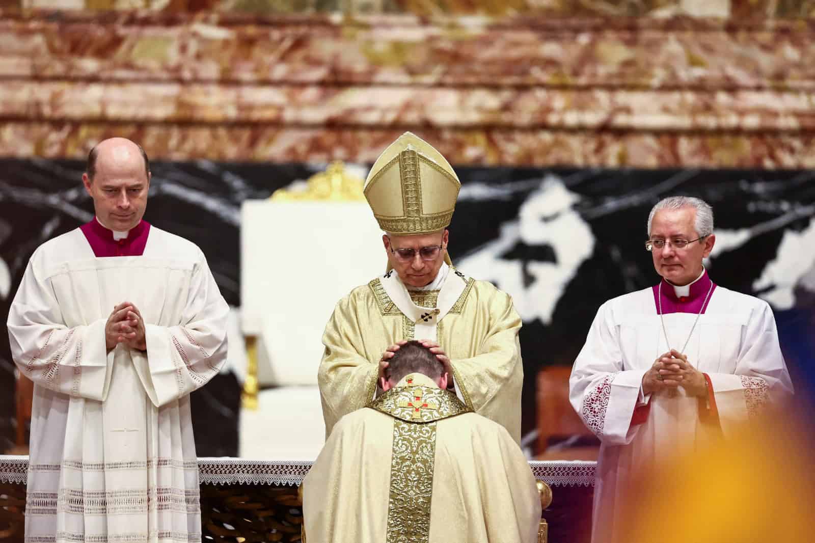 Sociedad de San P&iacute;o X podr&iacute;a ser excomulgada por consagraciones de obispos