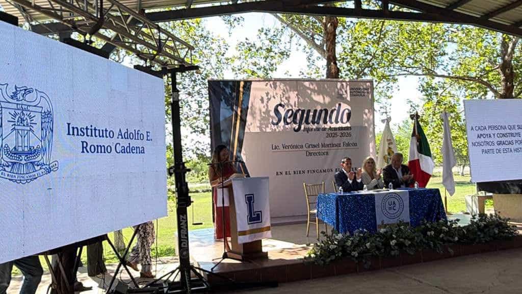 Presenta 2do. Informe de Actividades; Directora del Instituto Adolfo E. Romo
