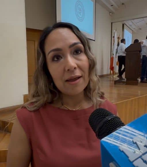 Presenta 2do. Informe de Actividades; Directora del Instituto Adolfo E. Romo