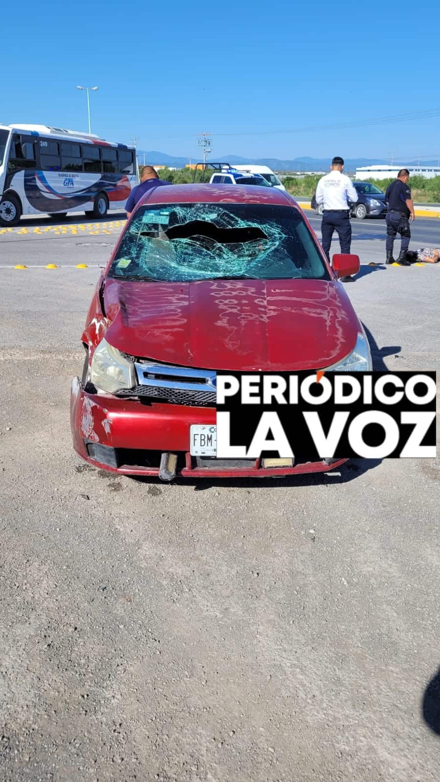 Deja brutal choque a motociclistas heridos
