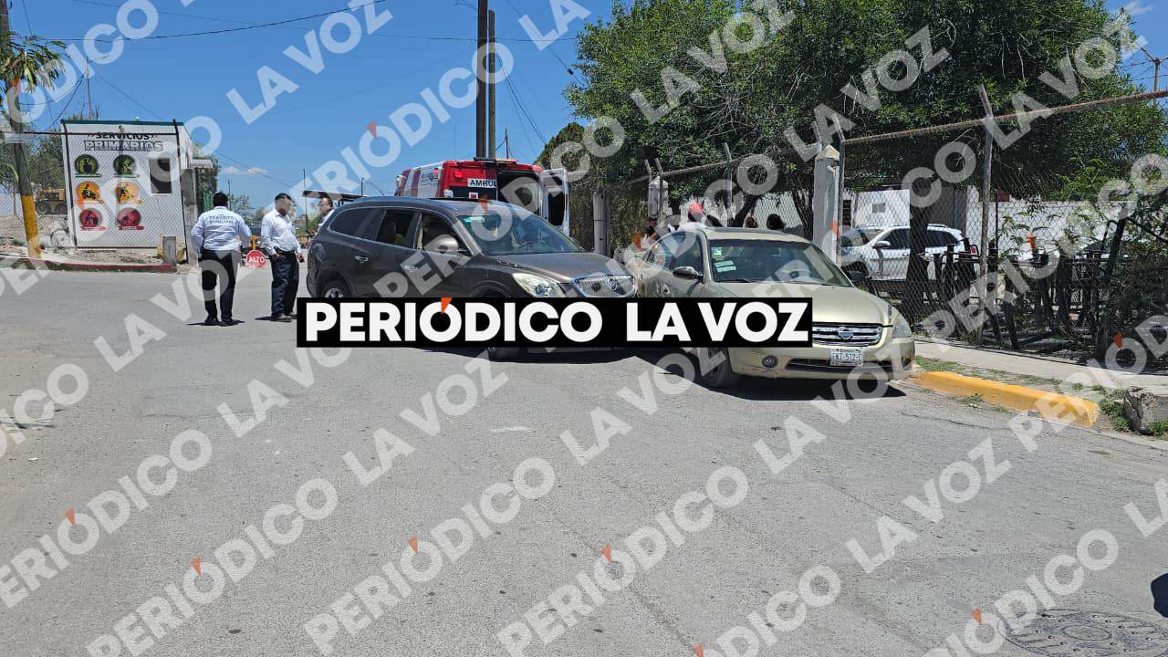 Falla mec&aacute;nica provoca accidente en Monclova: tres personas lesionadas