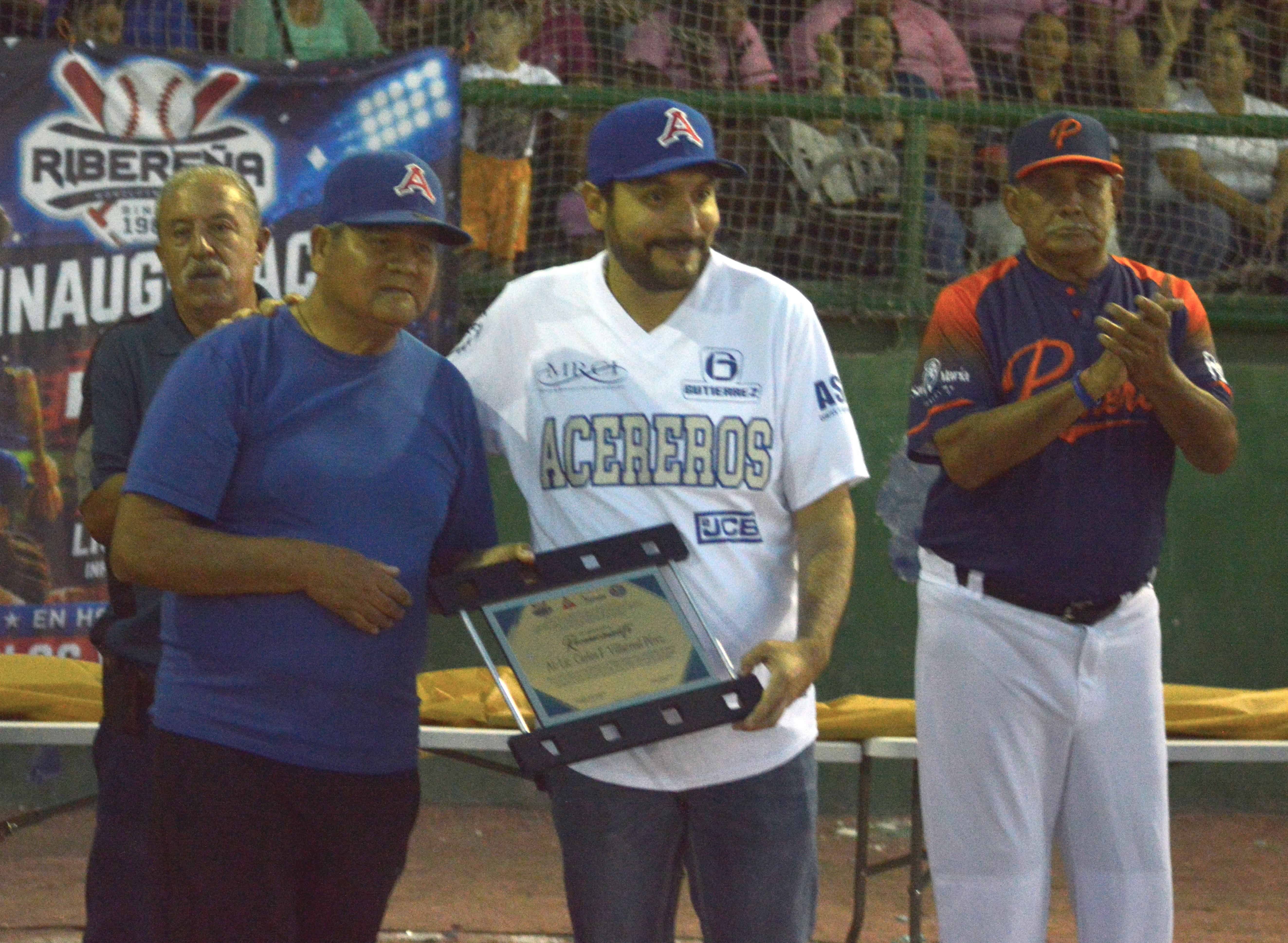 Carlos Villarreal P&eacute;rez inaugura la Liga de B&eacute;isbol Ribere&ntilde;a en M&uacute;zquiz