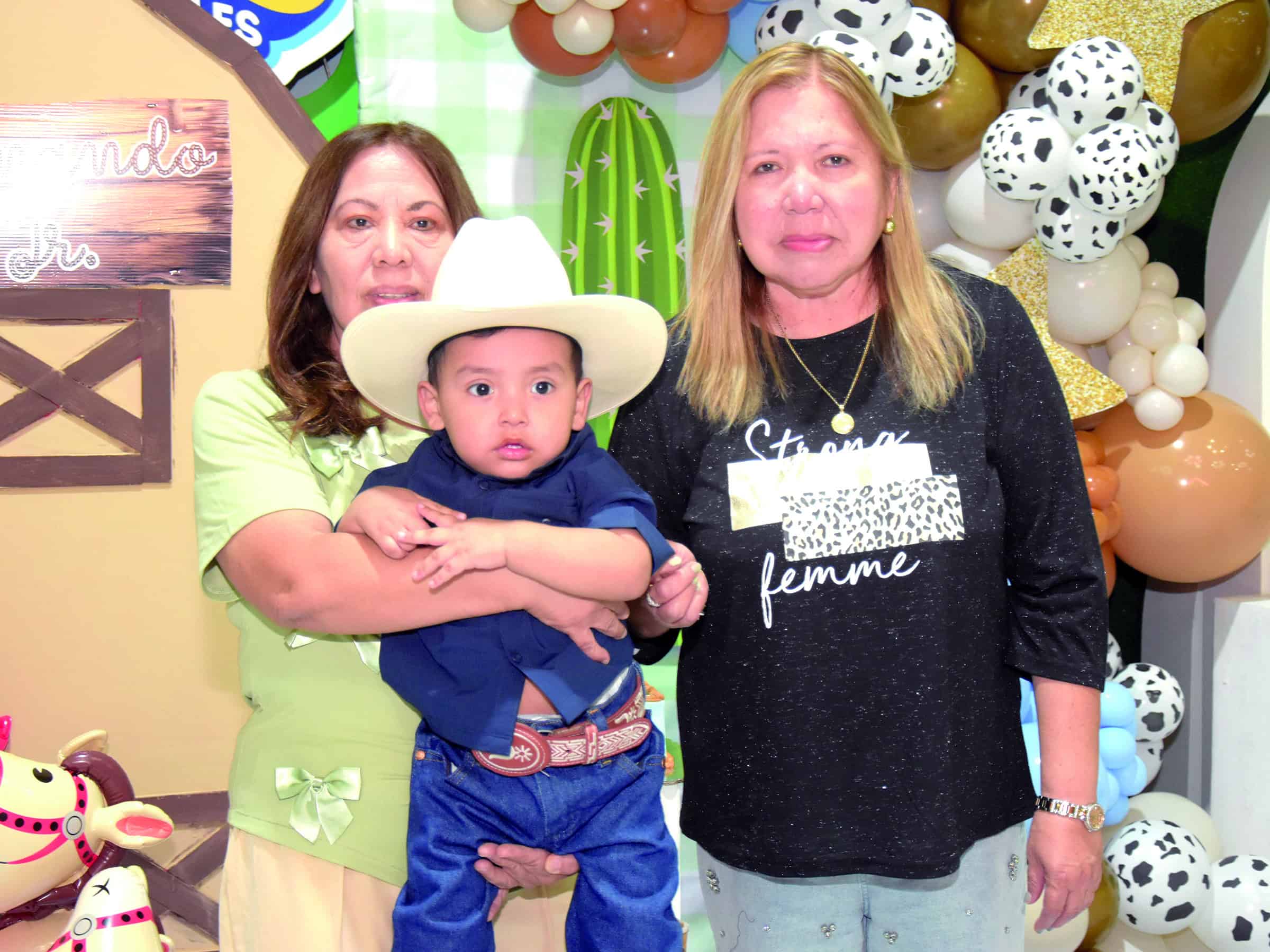 Fernandito Aguirre celebra su cumplea&ntilde;os vaquero en familia