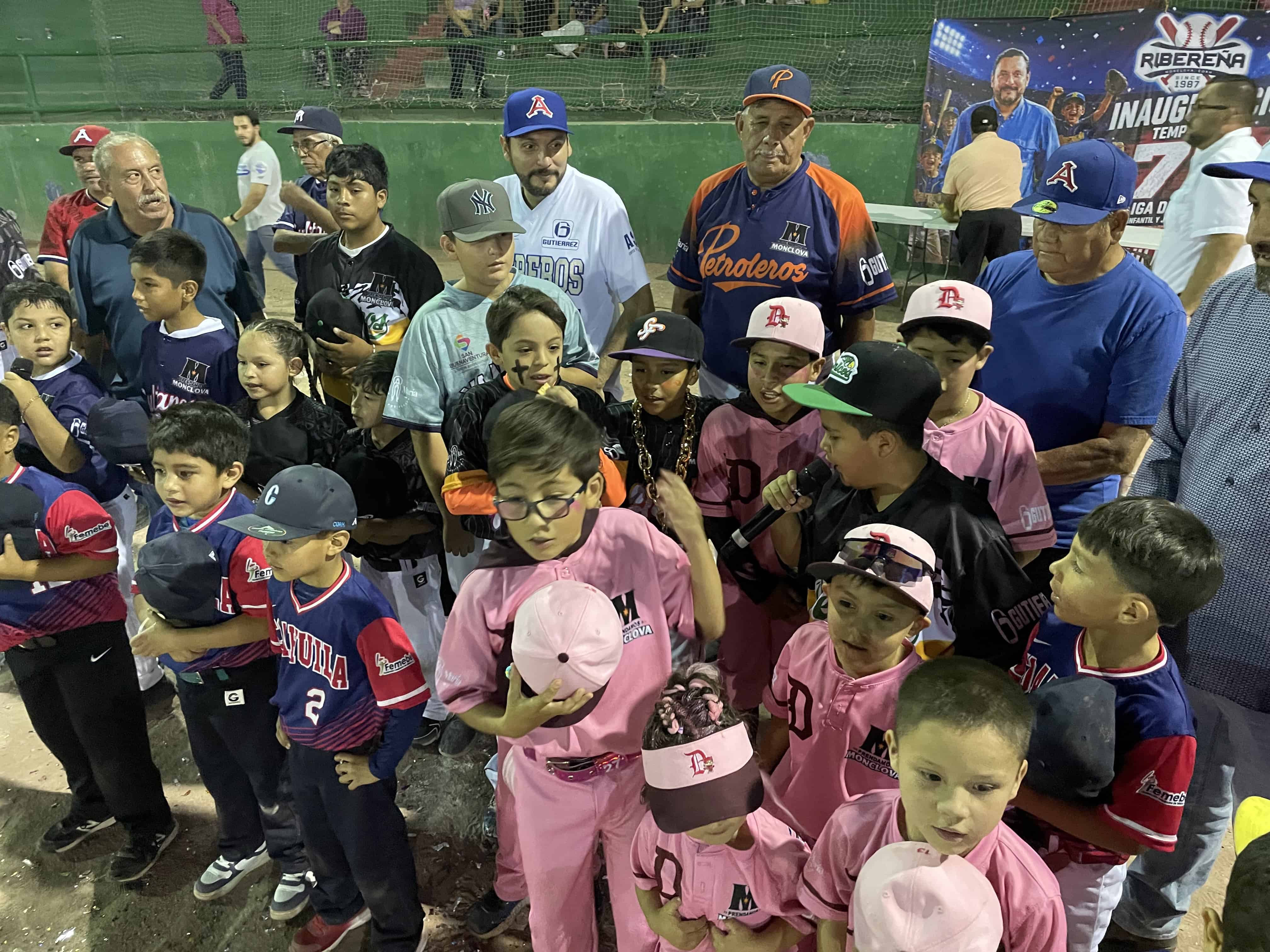 Carlos Villarreal P&eacute;rez inaugura la Liga de B&eacute;isbol Ribere&ntilde;a en M&uacute;zquiz