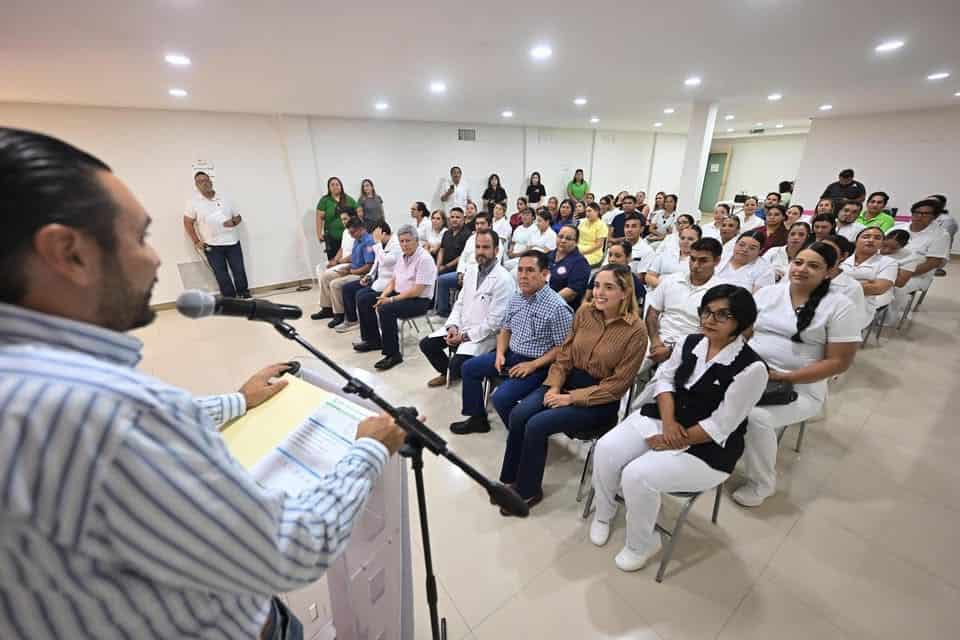 Ayuntamiento de Monclova rinde homenaje a enfermeros por su labor