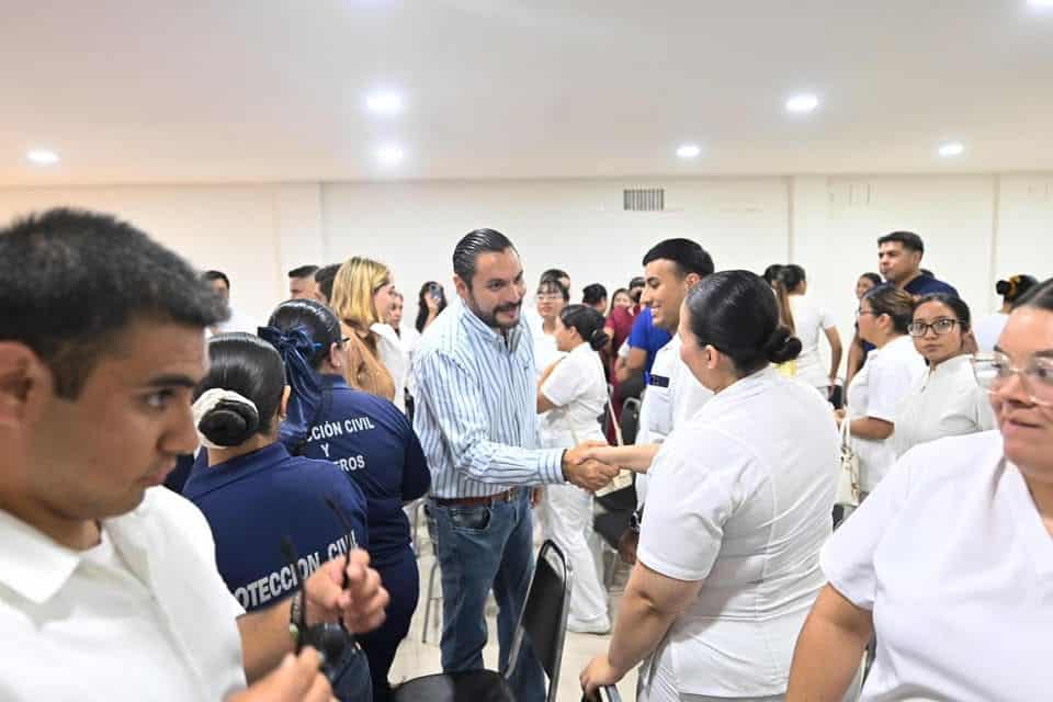 Ayuntamiento de Monclova rinde homenaje a enfermeros por su labor