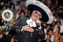 Vicente Fernández regresa con su voz original en nuevo álbum