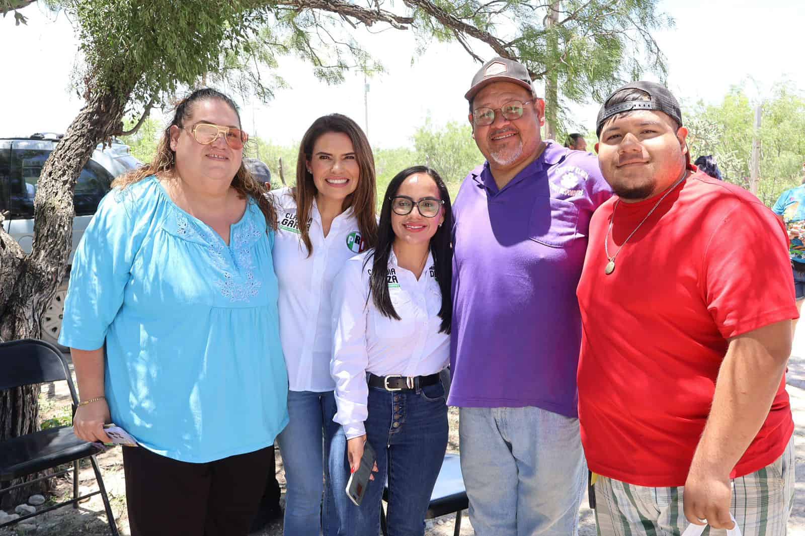 Claudia Garza refuerza su campa&ntilde;a en Nava con apoyo ciudadano