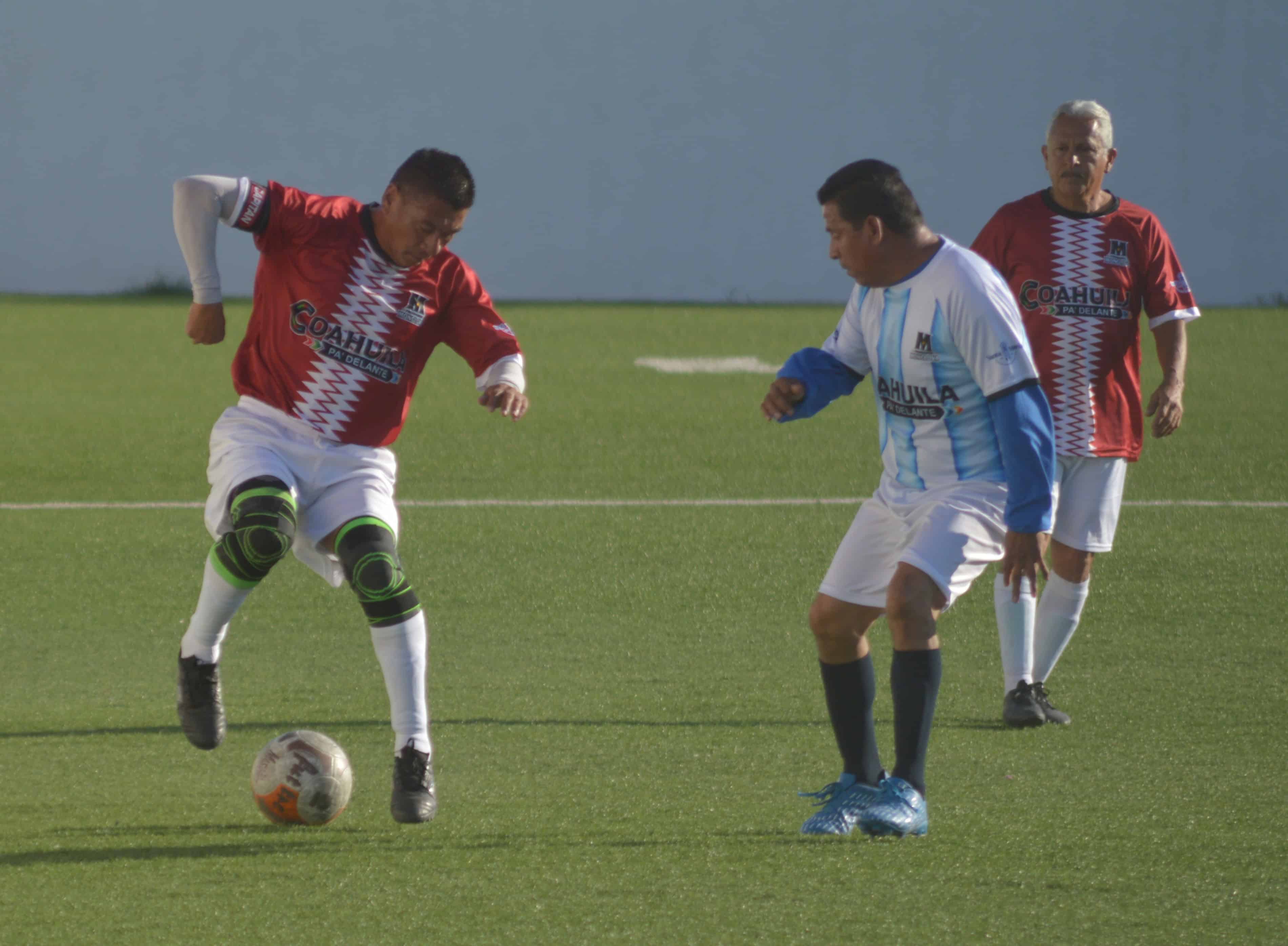 Necaxa Estancias golea 4-0 a Deportivo Tecolotes en la Liga Master-Oro-Platino