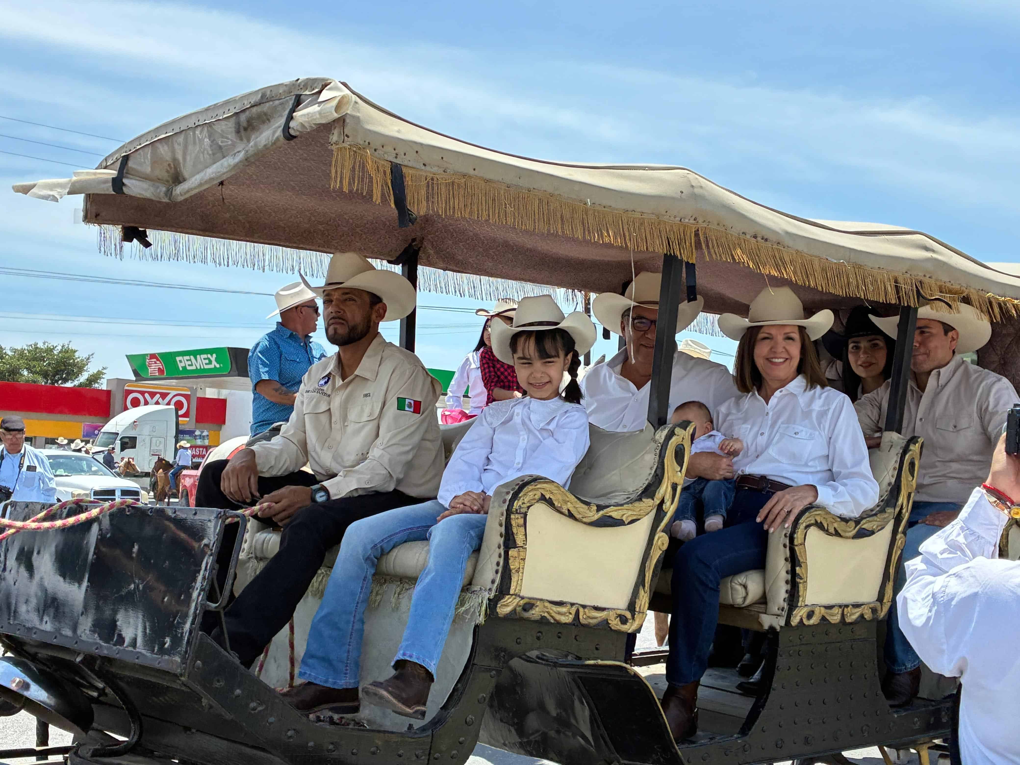 Frontera celebra 90 a&ntilde;os del Ejido La Cruz con gran cabalgata