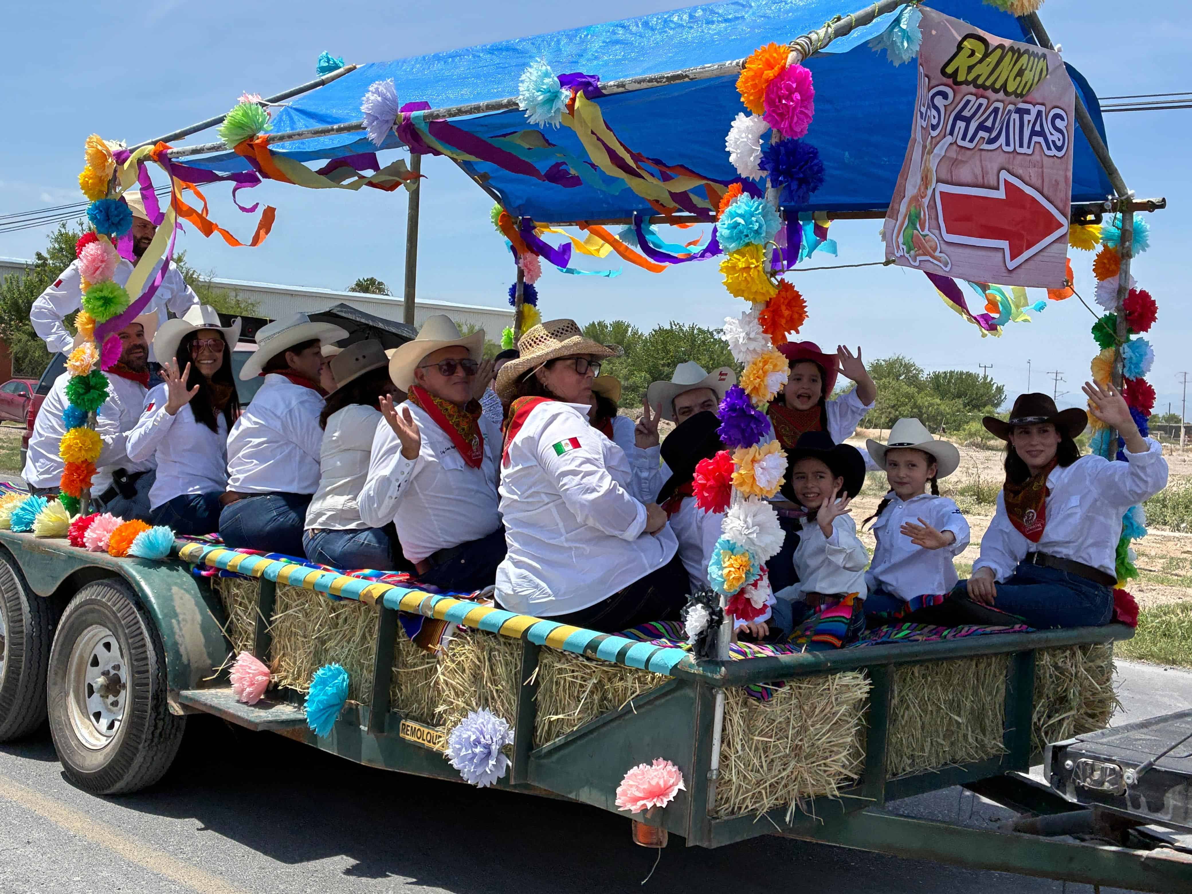 Frontera celebra 90 a&ntilde;os del Ejido La Cruz con gran cabalgata