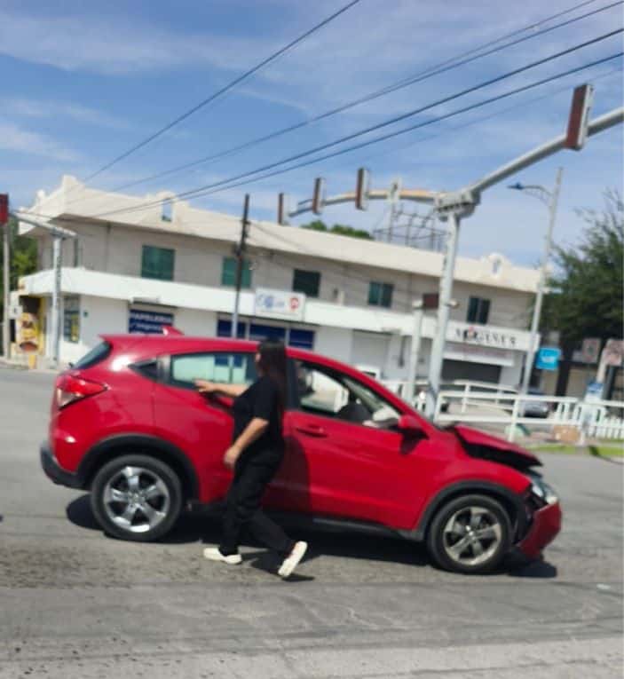 Accidente en Monclova: un lesionado y da&ntilde;os en tres veh&iacute;culos
