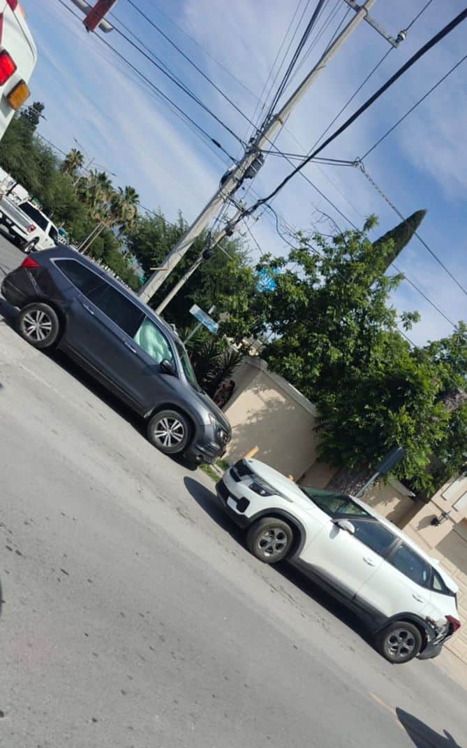 Accidente en Monclova: un lesionado y da&ntilde;os en tres veh&iacute;culos